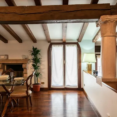 Domus - Magnifiche Residenze San Fermo Апартаменты *